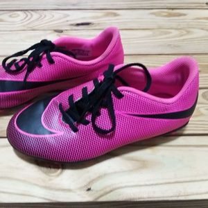 Nike Girls Soccer Cleats Hot Pink and Black